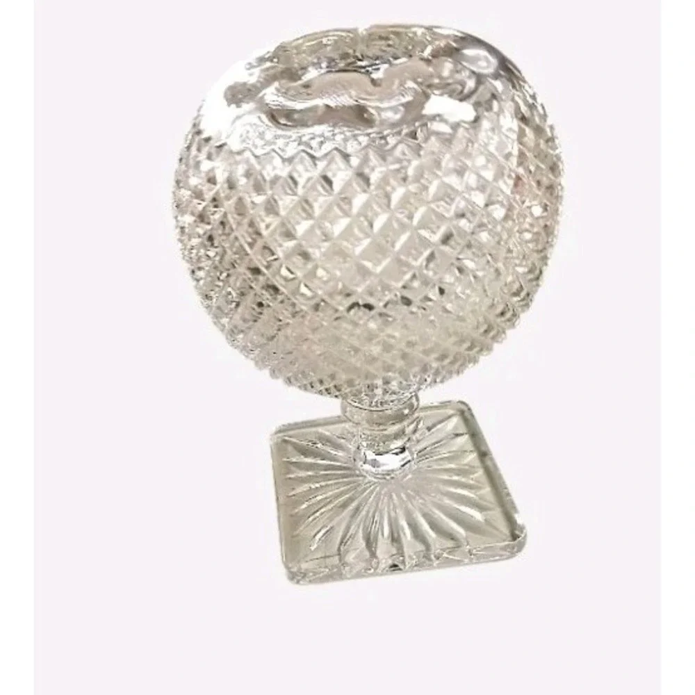 The Antique Westmoreland Glass Ivy Round Ball Diamond Cut Art Glassware